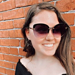 Meet your Posher, Megan